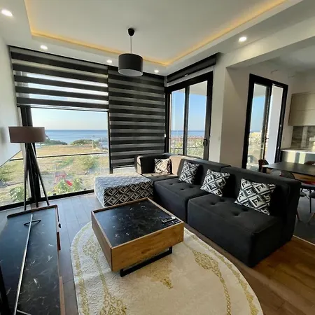 Mila Marina קיירניה